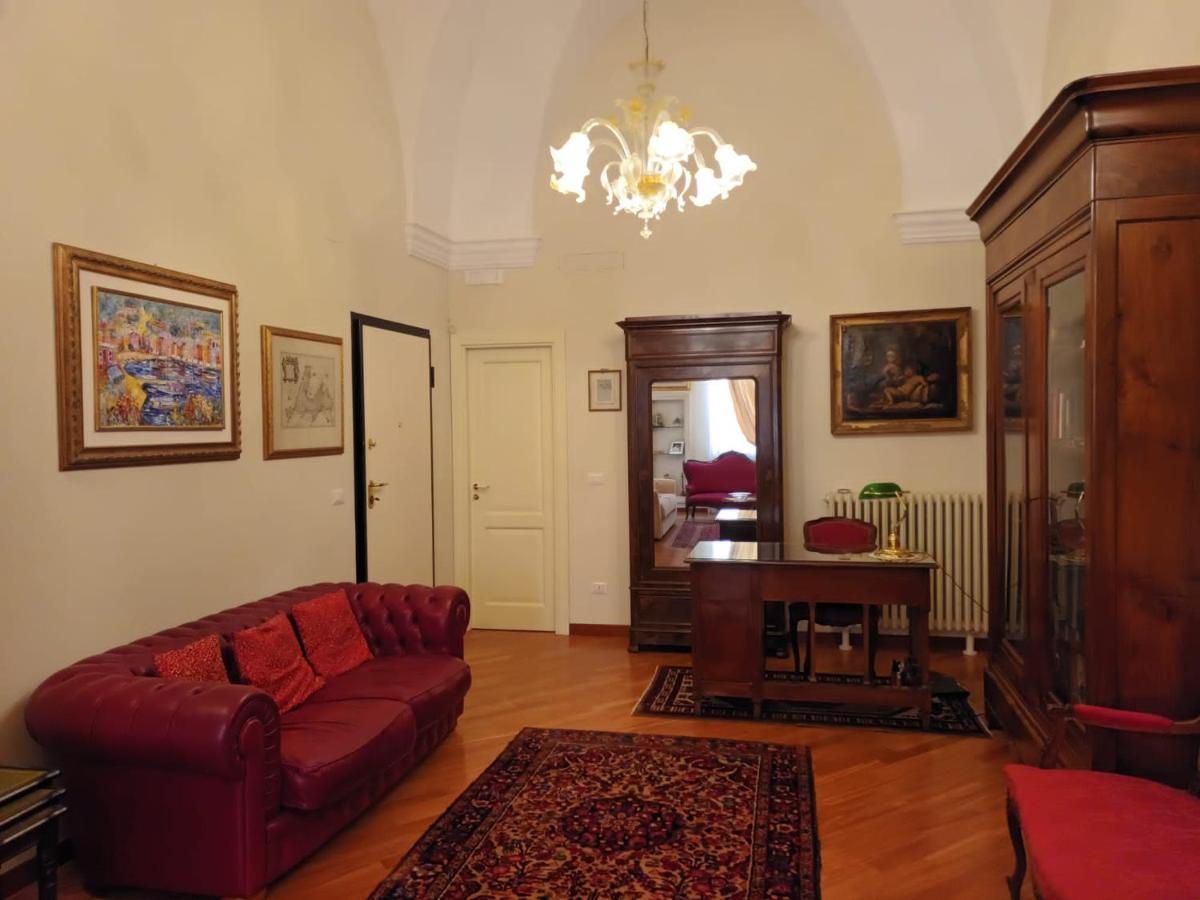 B&B Ai Due Santi Lecce Exterior photo